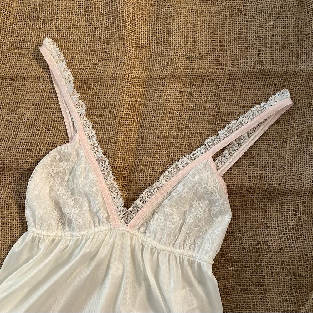 True Vintage 1960s-1970s Junior's Suzy Star Union Made Nightgown/Négligée/Slip